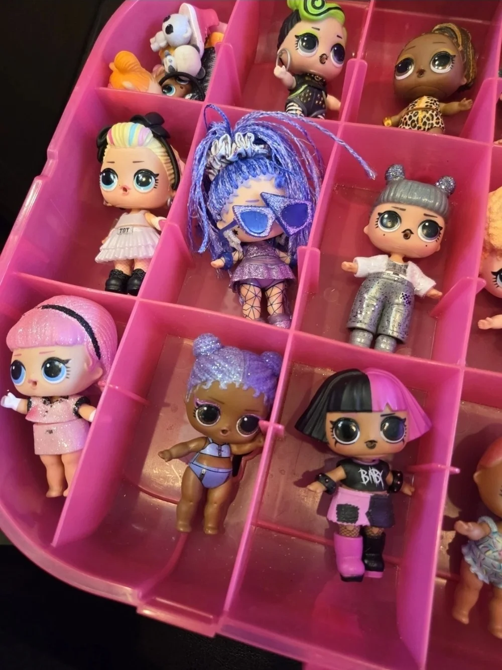 Lot Of 25 MGA LOL Surprise! Dolls & Pets With Accessories In Pink Carrying Case